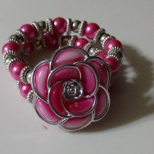 Super cute budding bracelet